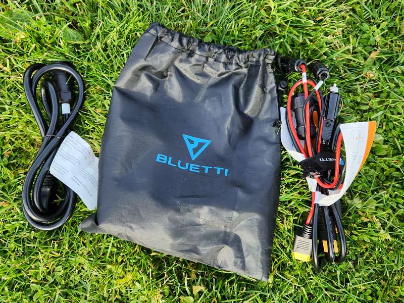 BLUETTI AC200L cables and storage bag