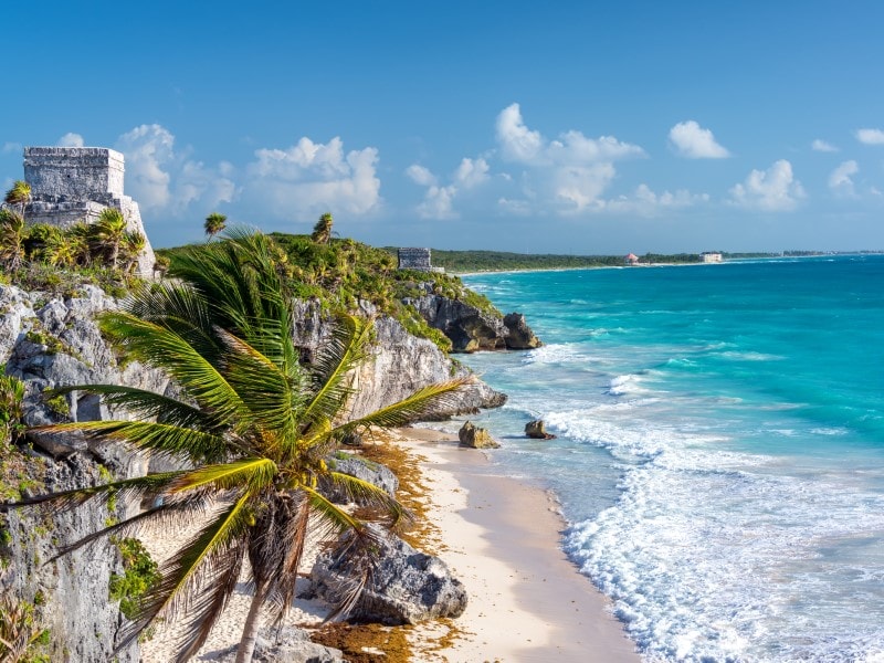 Tulum-Ruins-and-ocean