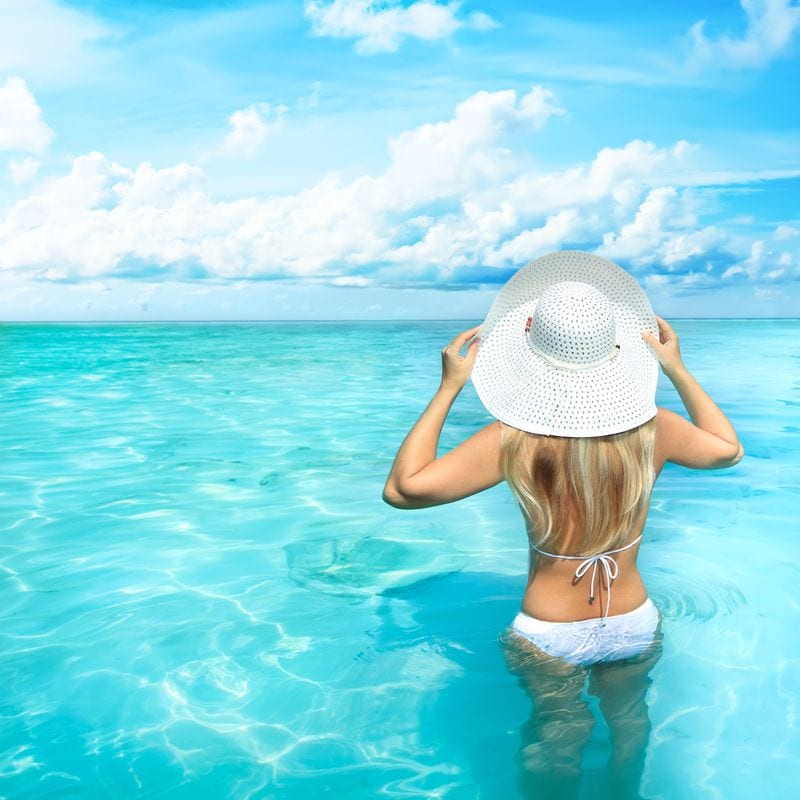 woman in the ocean things to do in Destin Florida